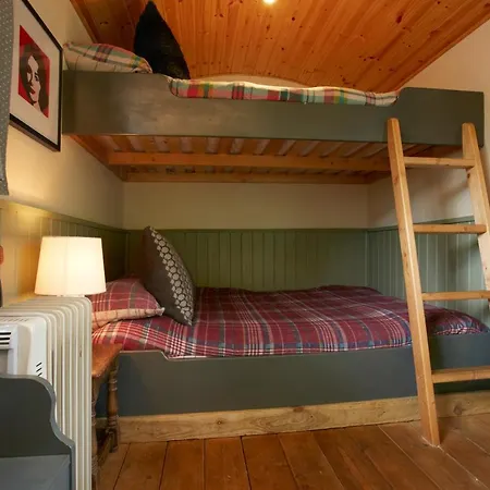 Blue Cabin - Shepherds Hut