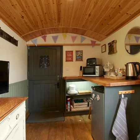 Blue Cabin - Shepherds Hut בית נופש