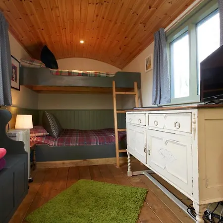 Blue Cabin - Shepherds Hut *